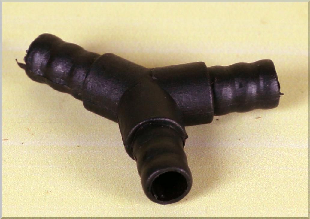 RACCORDO A 2 USCITE PER TUBO DIAM. 10 MM PER PRESEPE