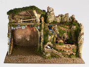 CAPANNA CON MULINO AD ACQUA CON POMPA E LUCE 76X40X48CM PER PRESEPE