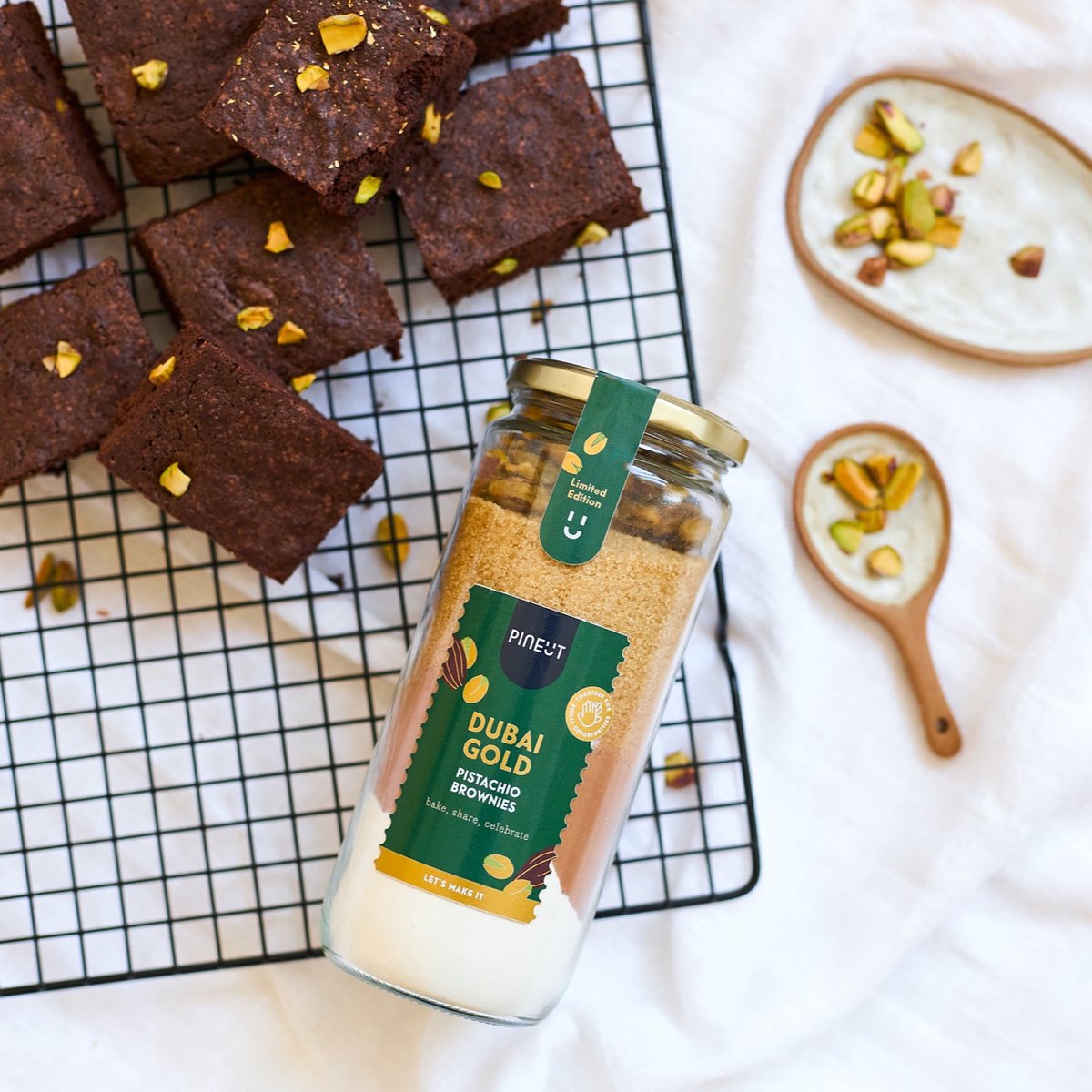 Pineut Preparato per Brownies Dubai Gold Cioccolato Pistacchio Cardamomo Limited Edition