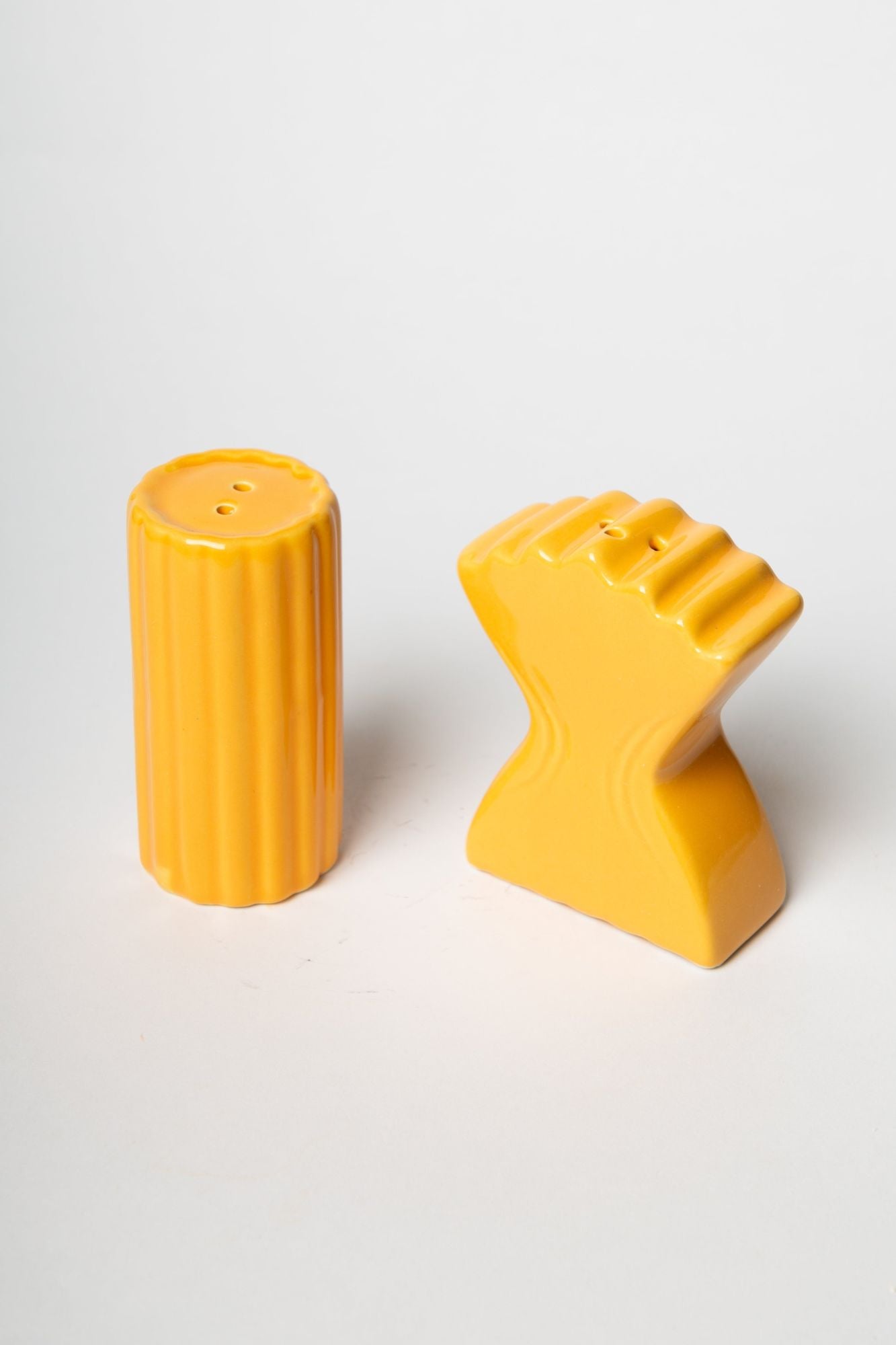 BLOGO Set Sale e Pepe in ceramica Farfalla e Rigatone H8cm