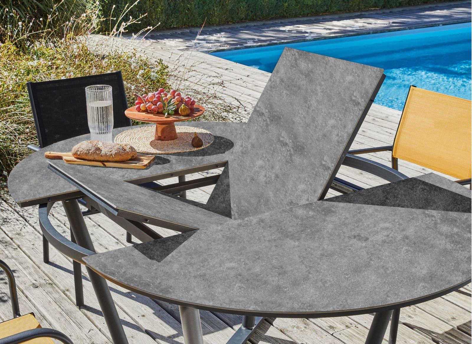 TAVOLO ALLUNGABILE VALENZA 125/175CM GRAFITE IN SPC +4 POLTRONA DUCA GRAFITE/PERLA