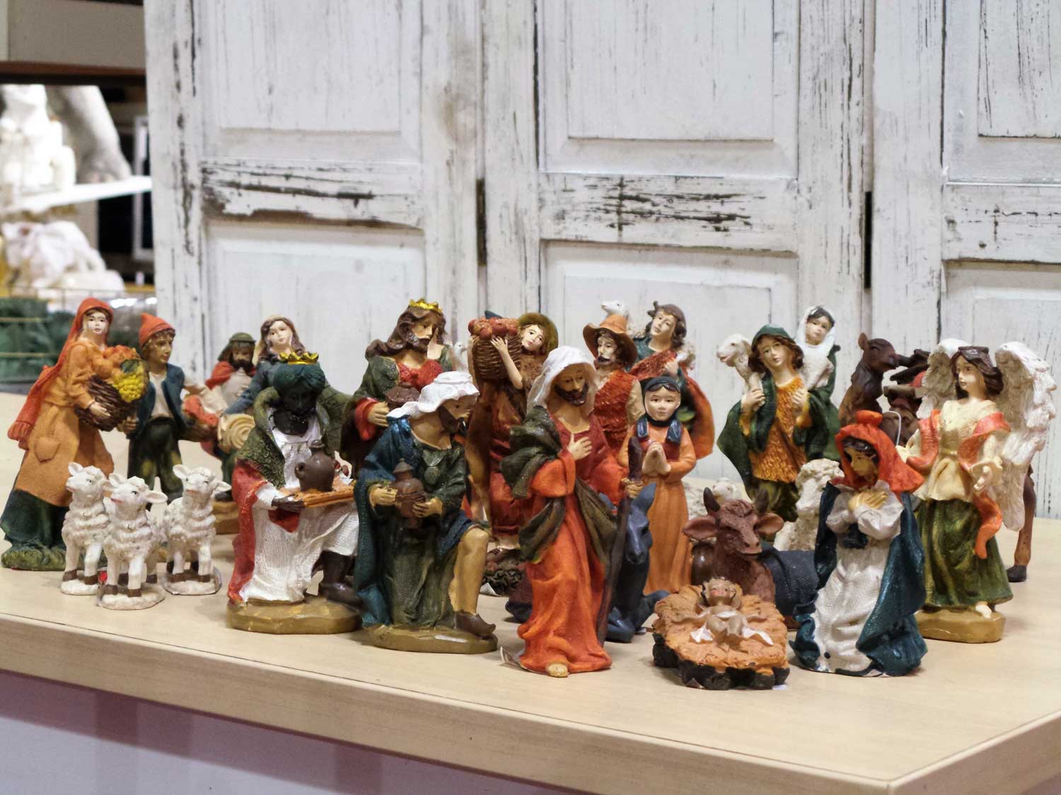 27 STATUINE NATIVITÀ + PASTORI ASSORTITE 12CM