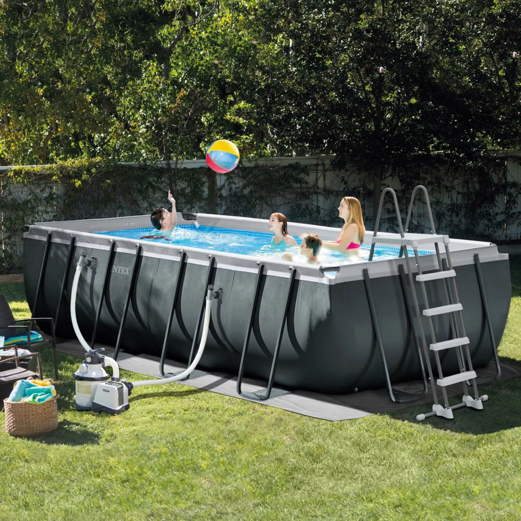 Piscine rectangulaire ULTRA FRAME 549 x 274 x 132 avec pompe et accessoires