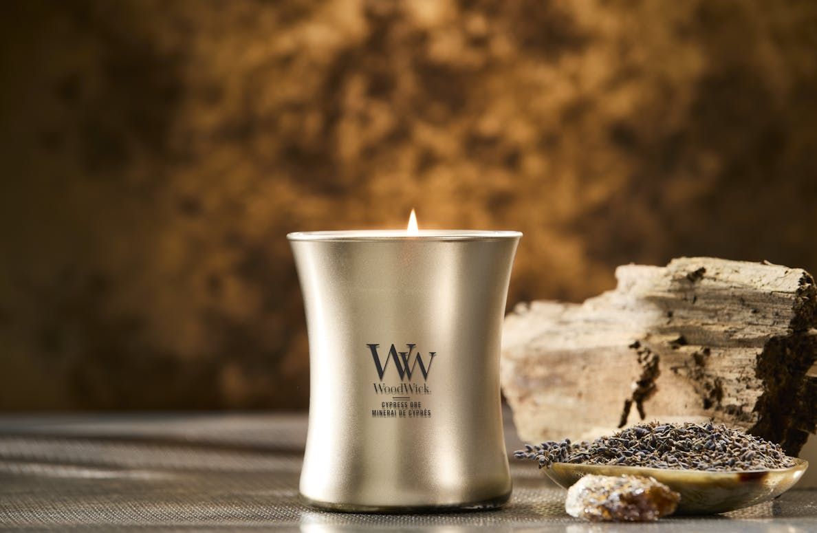 WOODWICK Candela a clessidra Media Cypress Ore