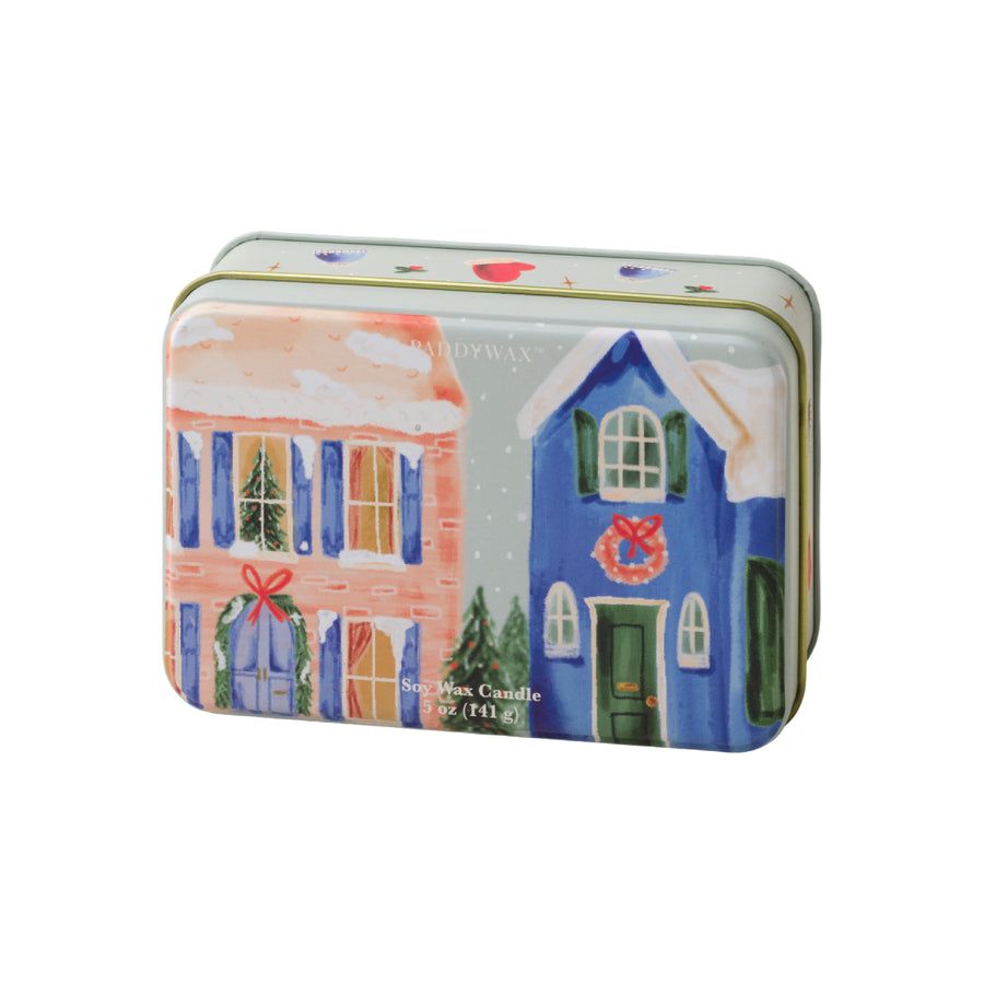 Paddywax Candela Natalizia in Latta "Neighborhood" – Balsamo d’Inverno (141 g)