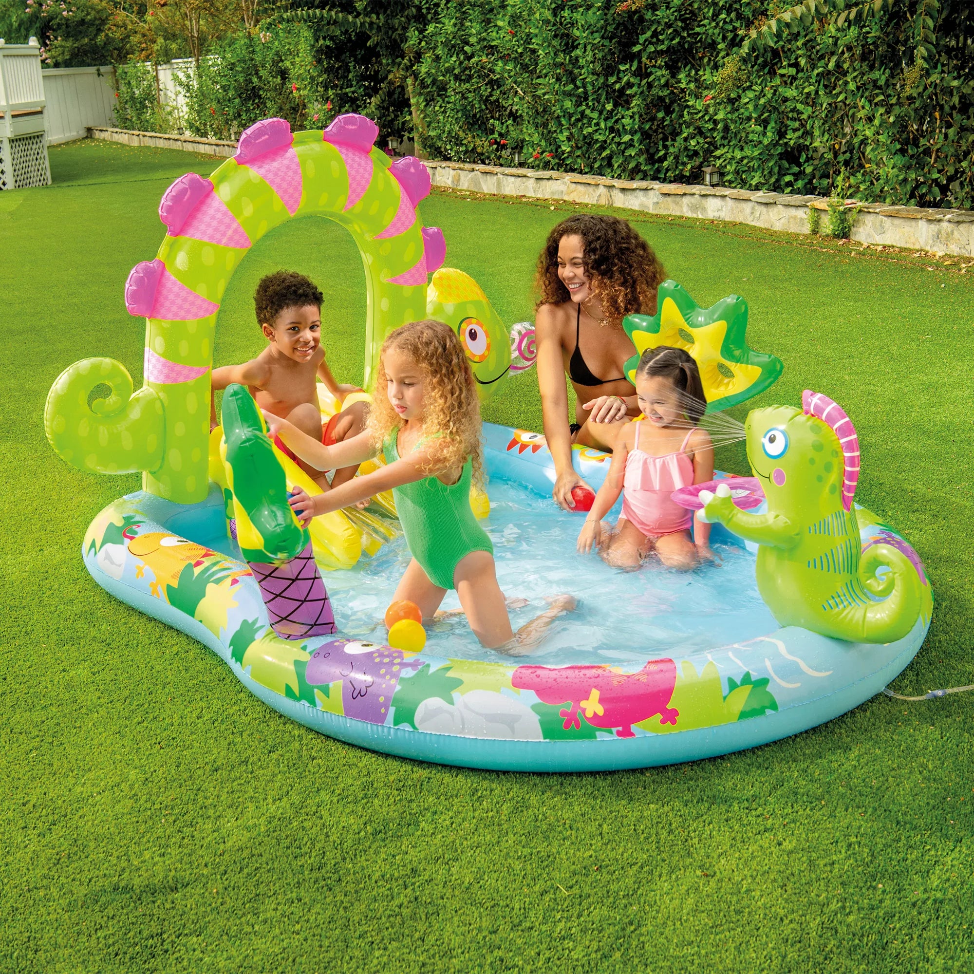 Piscine gonflable en forme d'iguane 157 x 170 x 132 cm multicolore