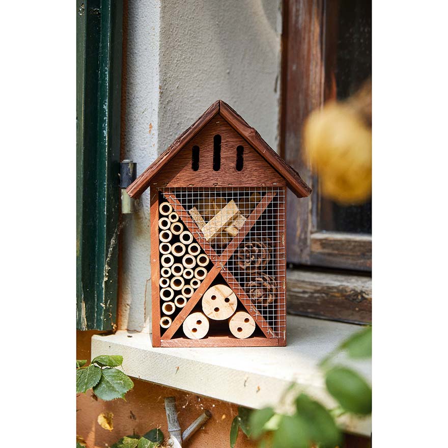 CASETTA PER INSETTI HOTEL CON CORTECCIA 20X28X9CM