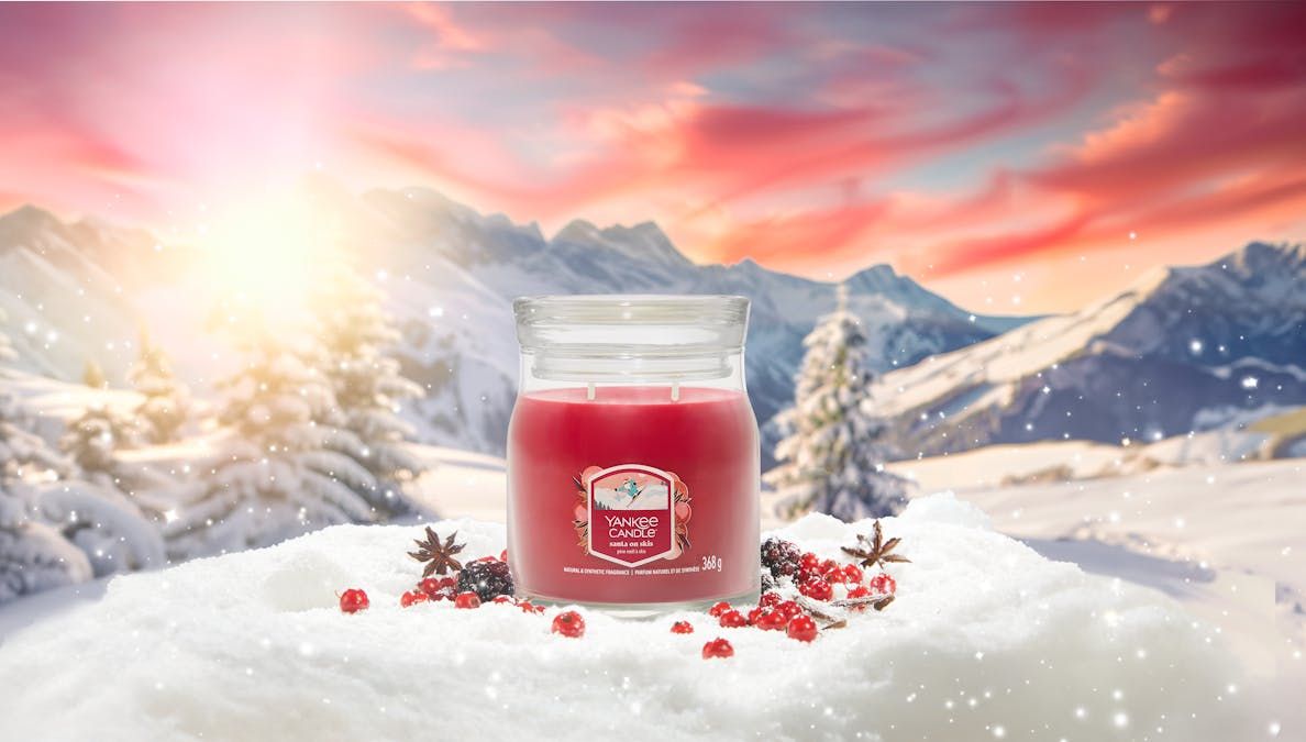 YANKEE CANDLE Giara Media in vetro Santa on Skis