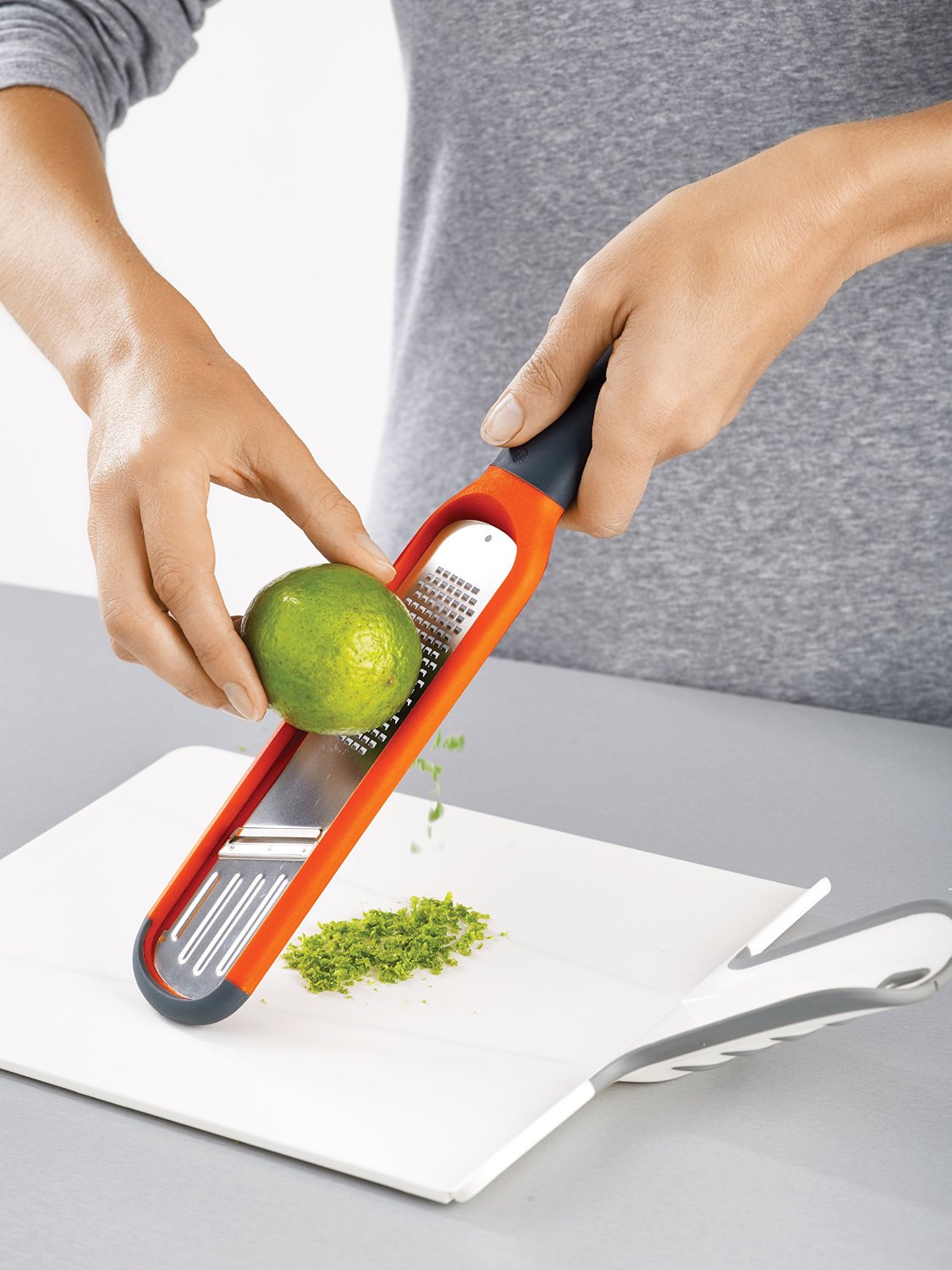 MINI GRATTUGIA E AFFETTATRICE ARANCIONE