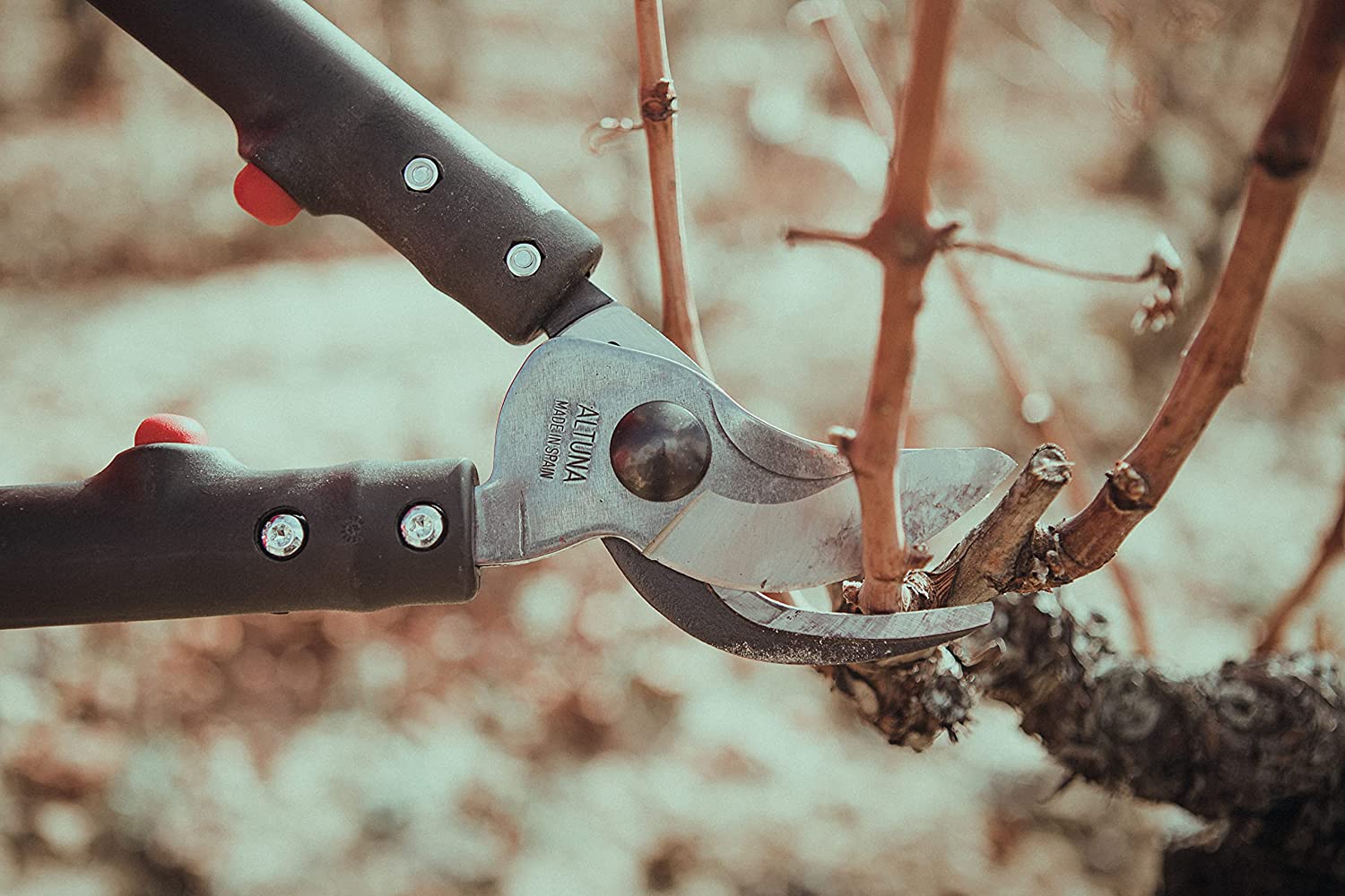 TRONCARAMI A DUE MANI CON IMPUGNATURA IN FIBRA DI CARBONIO 40CM