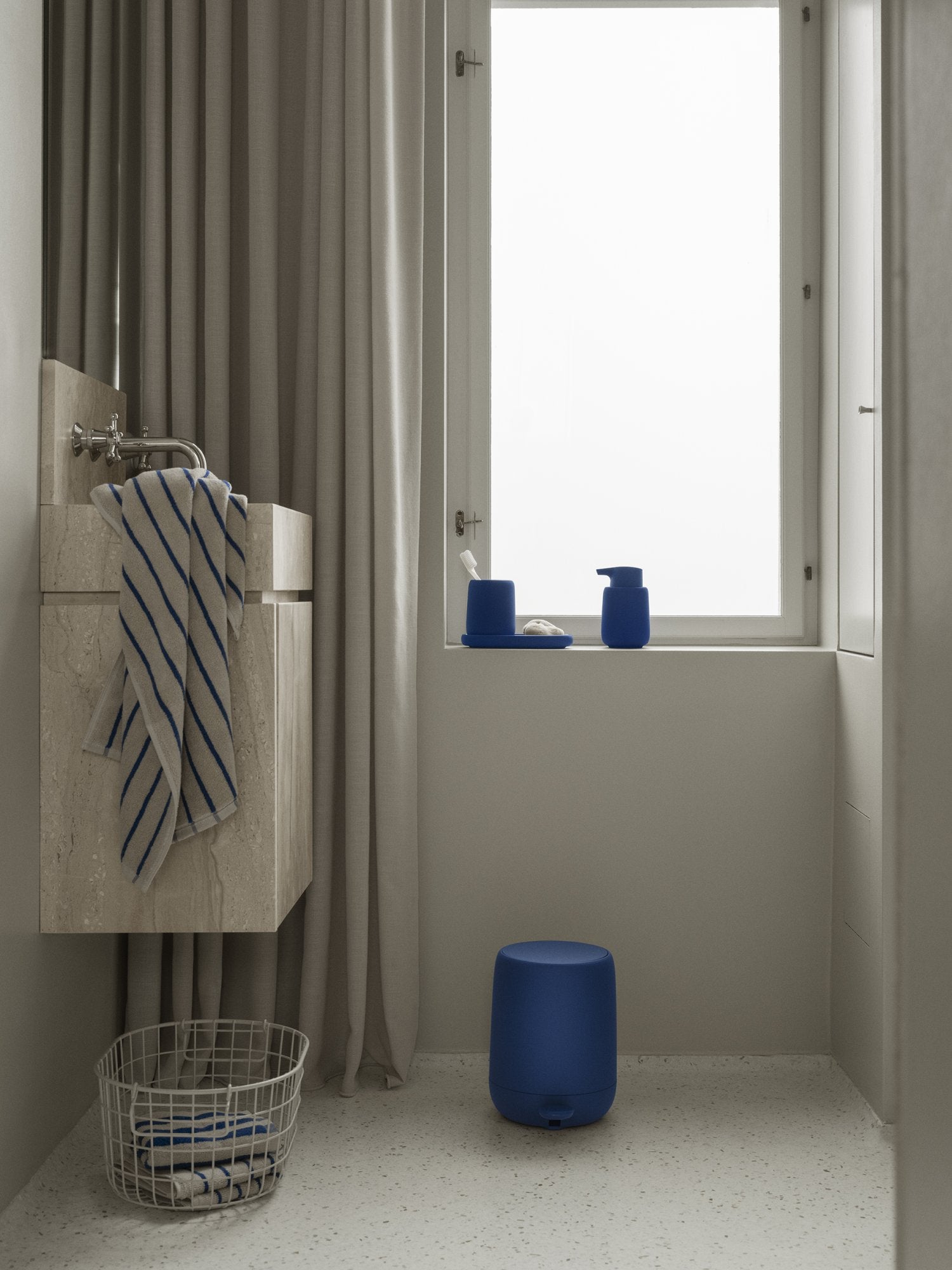 Bicchiere Portaspazzolino SONO 300 ml Mazarine Blue Blomus