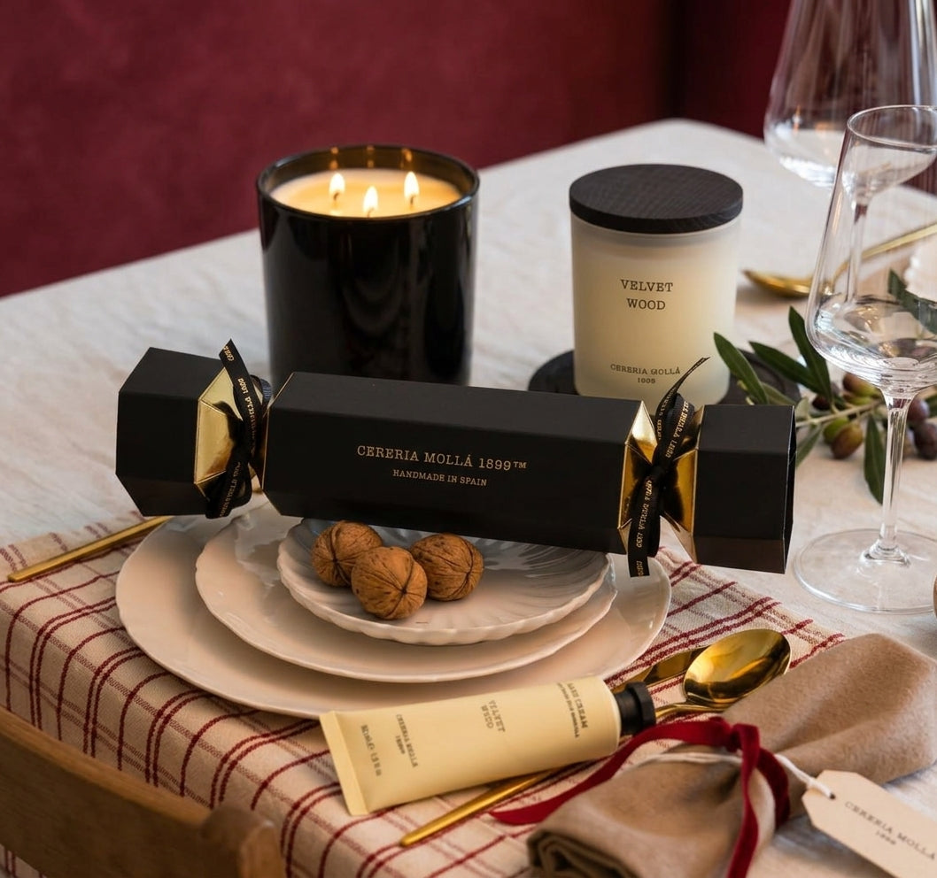 Set regalo Cracker Velvet Wood con candela 70g e crema mani 30ml CERERIA MOLLÁ