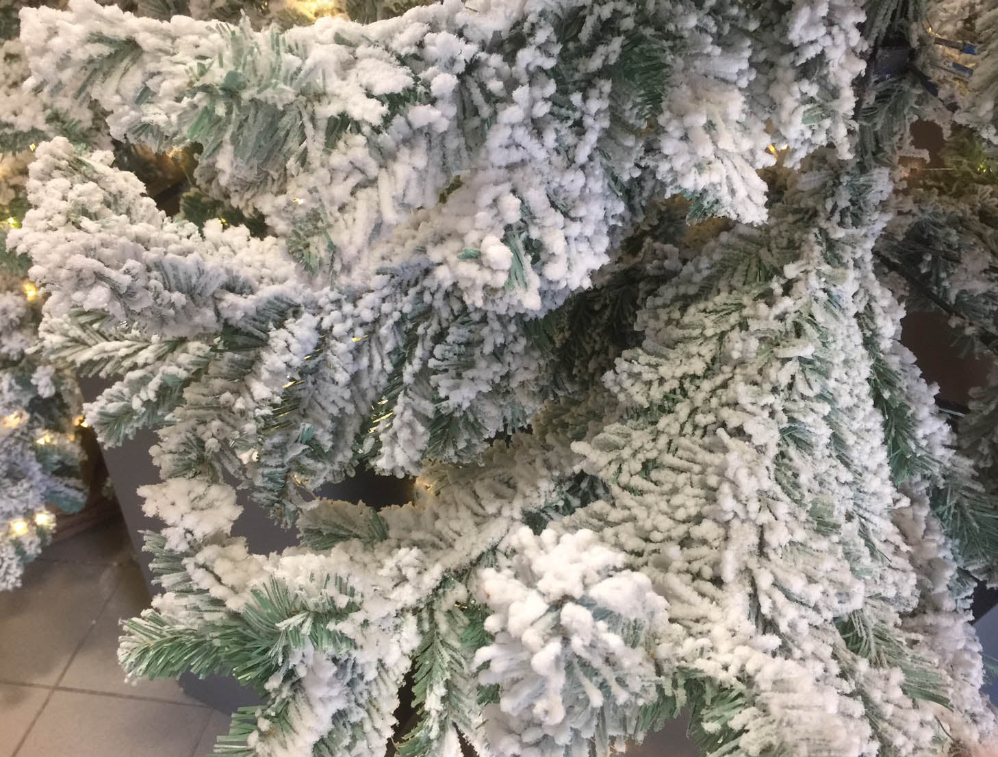 ALBERO DI NATALE 210CM VERDE INNEVATISSIMO FOLTO