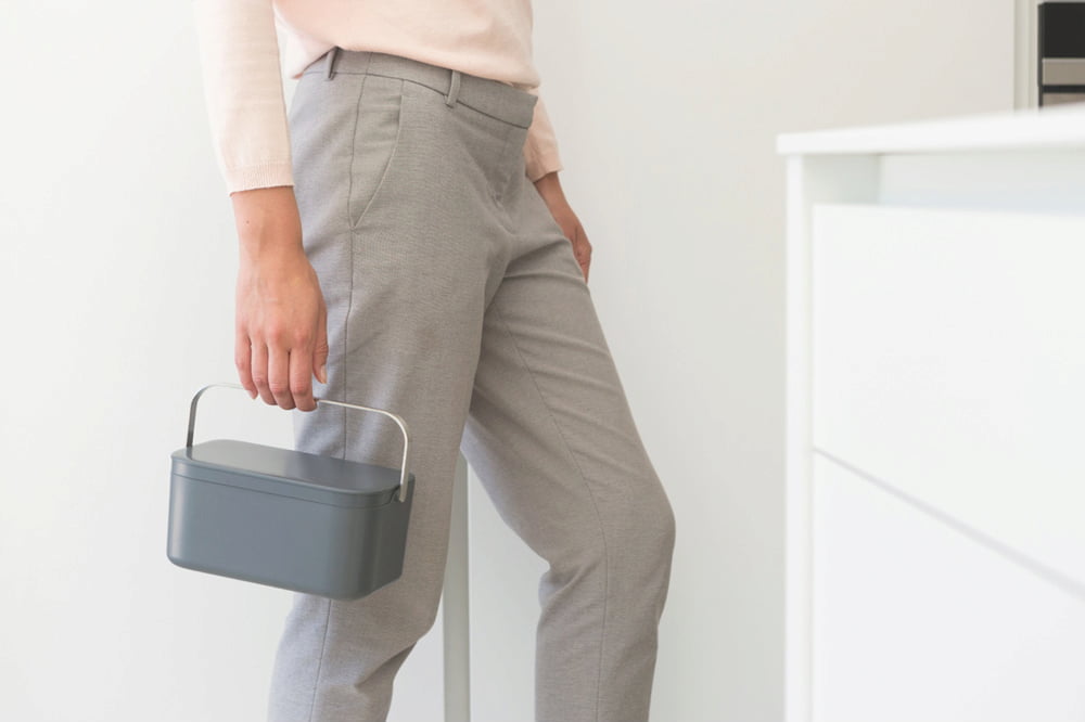 CONTENITORE PER RIFIUTI ORGANICI GRIGIO SCURO
