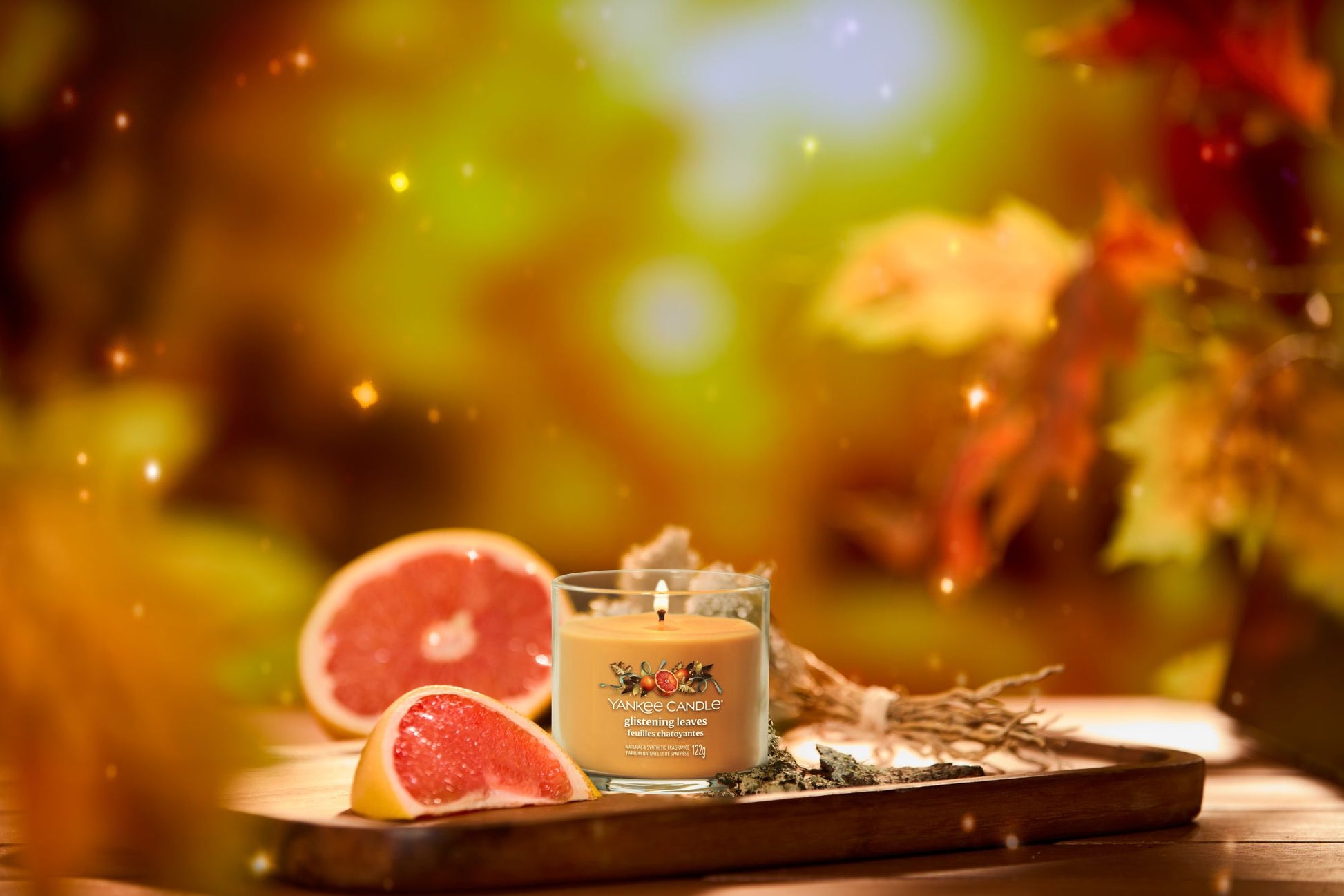 YANKEE CANDLE Candela Tumbler Piccola in vetro Signature Glistening Leaves