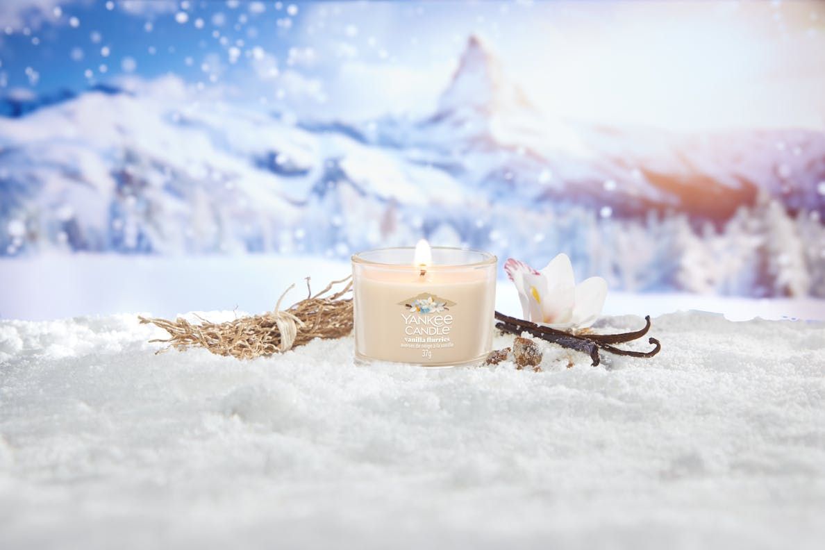 YANKEE CANDLE Candela in vetro Vanilla Flurries