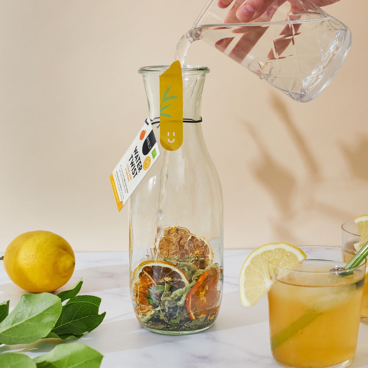 Bevanda in bottiglia Water Twist Agrumi, menta e verbena BIO Preparato fai da te in bottiglia