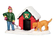 SPALANDO LA NEVE VICINO ALLA CUCCIA - DIGGING OUT THE DOGHOUSE