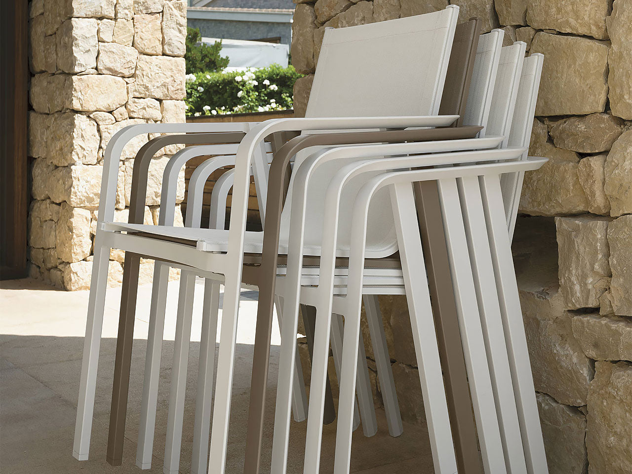 OFFERTA SET DA PRANZO TAVOLO ALL. MILO 160/215X95+ 6 POLTRONE BIANCO MILO