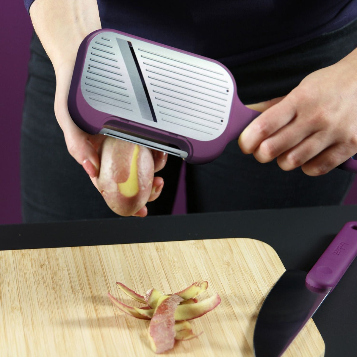 PELATORE E AFFETTATORE VERDURE CON PEELER INTEGRATO