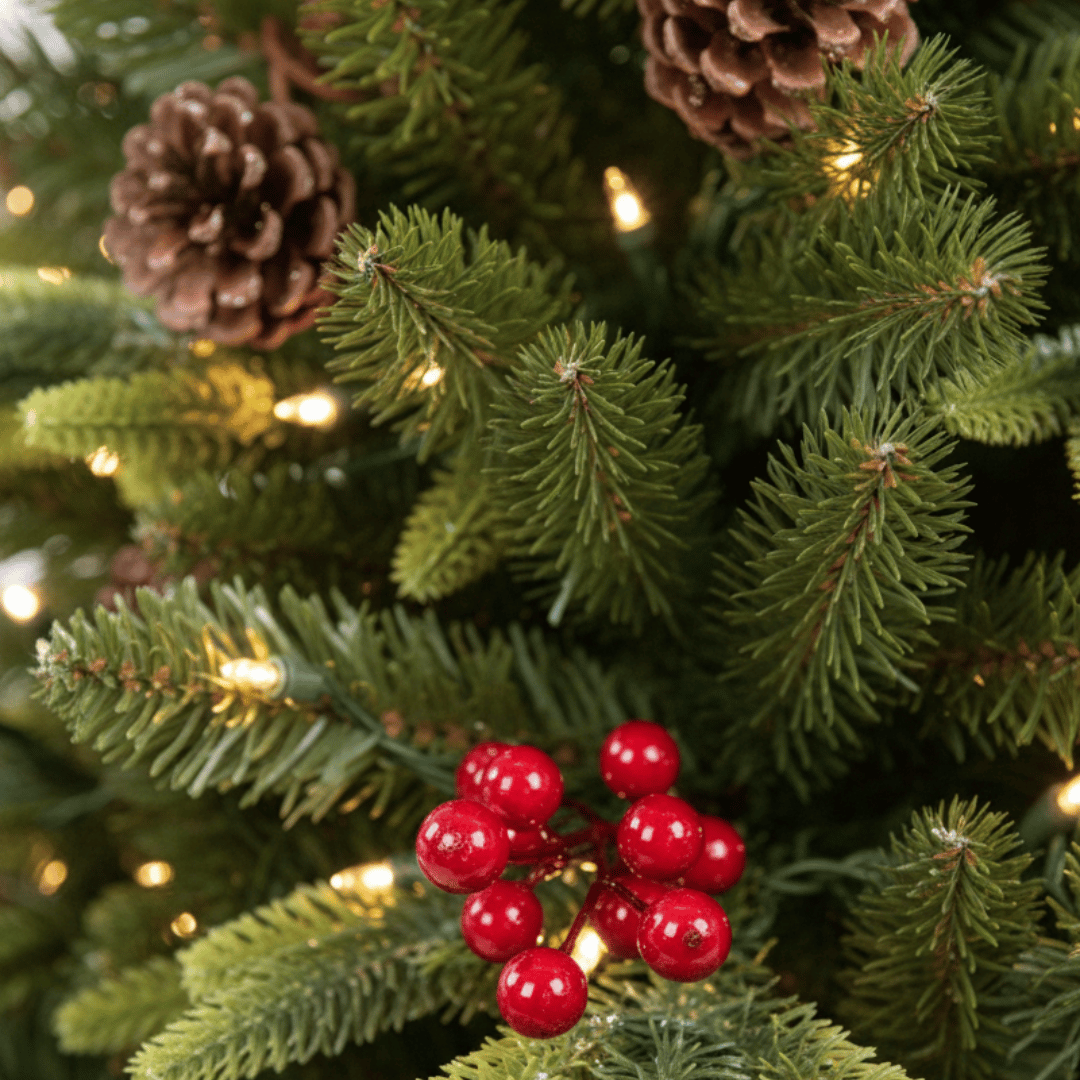 PINETTO VERDE CON 150 LED BACCHE E PIGNE 120CM VASO TONDO