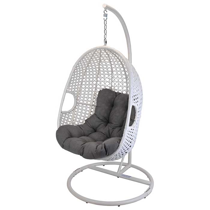 SEDIA SOSPESA UOVO CON CUSCINO A DONDOLO IN RATTAN