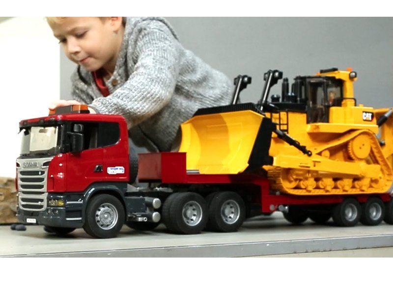 camion-articolato-scania-r-series-con-bulldozer-cat-3555